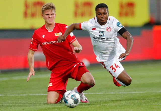 篮球比赛中 篮球比赛中